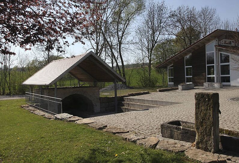 Abbildung Brunnen und Bürgerhaus Westernbach