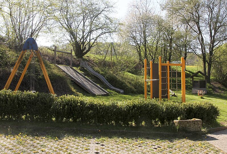 Abbildung Spielplatz am Bolzplatz Tiefensall