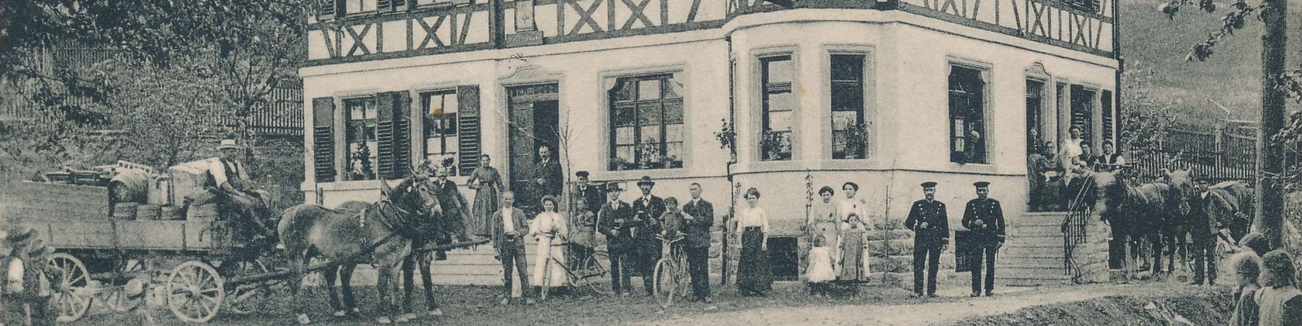 Historische Abbildung Gasthaus Rössle in Orendelsall mit Pferdegespann und Personen davor